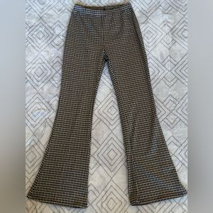 lovely day pants, checkered print, size small/medium, cute flare at the bottom